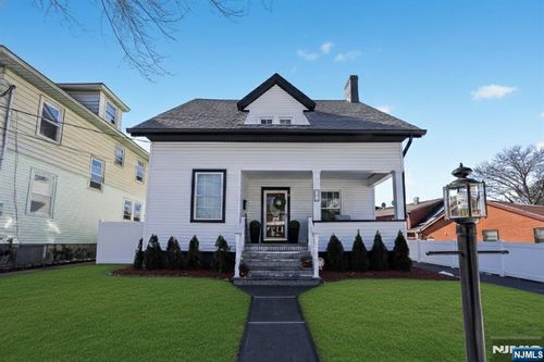 100 Brook Ave, Englewood, NJ, 07631-1735 | Card Image