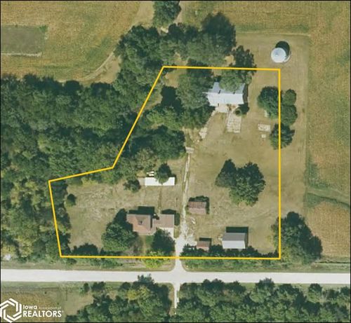 4617 Durow Rd, Center Point, IA, 52213-9607 | Card Image