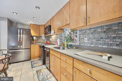 apt-928-801 Yale Ave, SWARTHMORE, PA, 19081-1812 | Card Image