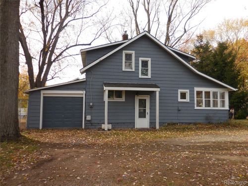 515 Skinner, Highland, MI, 48357-3585 | Card Image