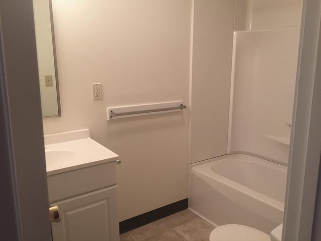UNIT-1 - 8 Railroad Ave, Condo with 1 bedrooms, 1 bathrooms and null parking in Derry NH | Image 19