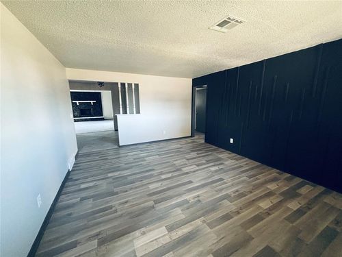 4011 Se 14th St, Del City, OK, 73115-2225 | Card Image