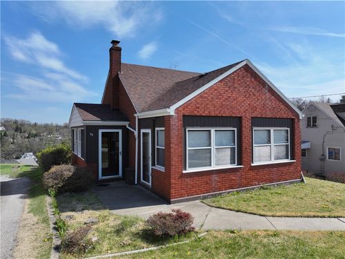 93 Pennsylvania Blvd, Monessen, PA, 15062-2208 | Card Image