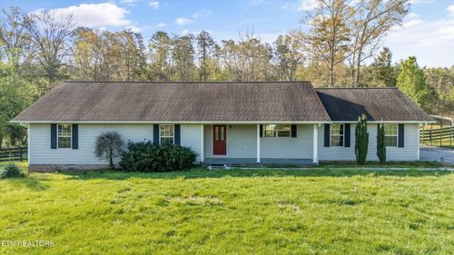 820 Kimberlin Heights Rd, Kimberlin Heights, TN, 37920-8992 | Card Image