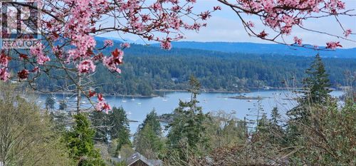 120 Bishops Walk Rd, Salt Spring Island, BC, V8K2J7 | Card Image