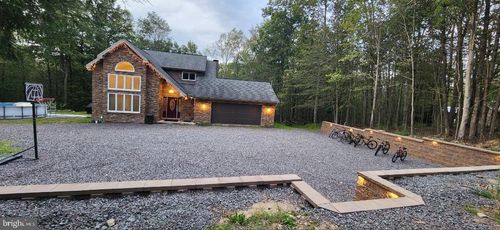 157 Main St, GOULDSBORO, PA, 18424-8919 | Card Image