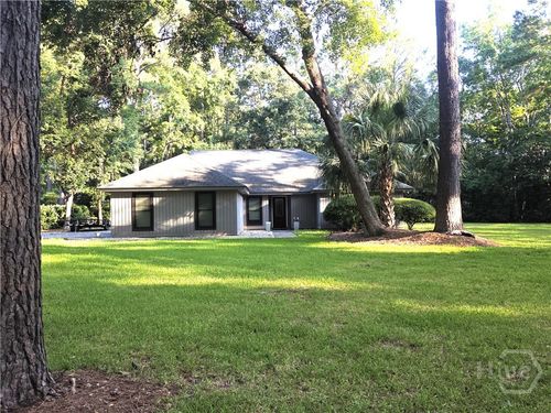 16 Old Martin Ln, Richmond Hill, GA, 31324-5135 | Card Image