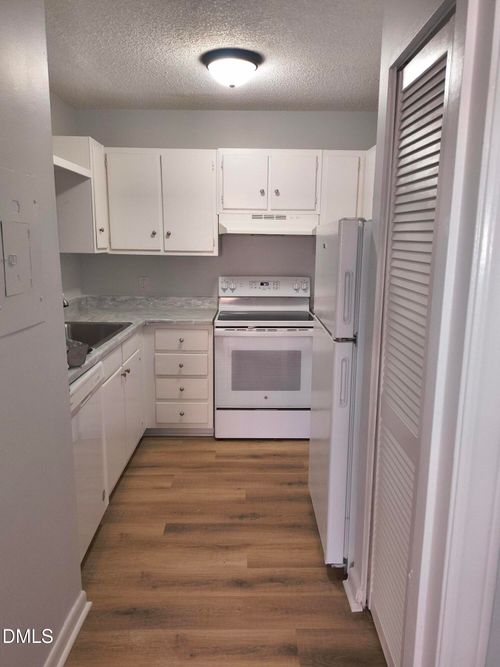 a104-500 Umstead Drive, Chapel Hill, NC, 27516 | Card Image