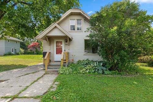 1811 Vermont Ave, Lansing, MI, 48906-4642 | Card Image