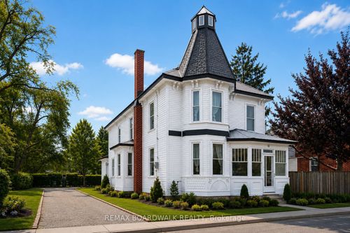 11 Alfred St, Smiths Falls, ON, K7A4H6 | Card Image