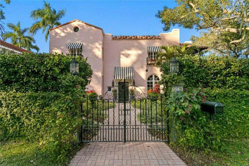 7211 3rd Ave S, ST PETERSBURG, FL, 33707-1229 | Card Image