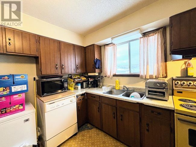 28 Otter Ave, Home with 5 bedrooms, 2 bathrooms and null parking in Manitouwadge ON | Image 7