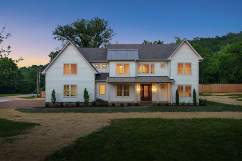 6571 Brownlee Dr, Nashville, TN, 37205-3052 | Card Image