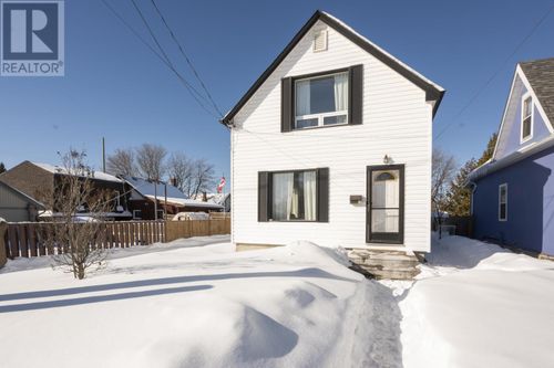 12 Stokes St, Thunder Bay, ON, P7A5M5 | Card Image