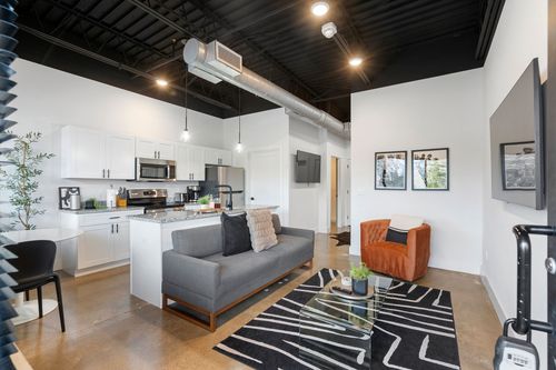 202-295 Plus Park Blvd, Nashville, TN, 37217-1086 | Card Image