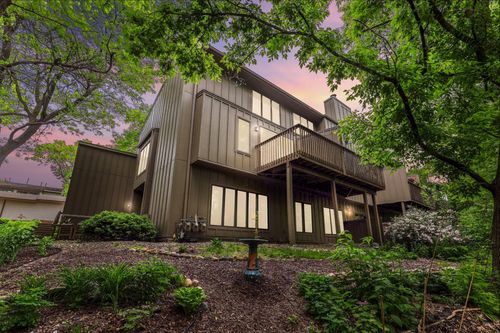 8970 Neill Lake Rd, Eden Prairie, MN, 55347-2036 | Card Image