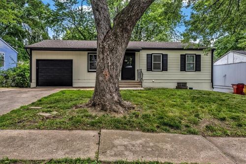 1315 N Viking Dr, Independence, MO, 64056-1103 | Card Image