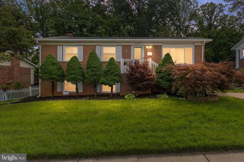 4209 Evergreen Dr, WOODBRIDGE, VA, 22193-2721 | Card Image