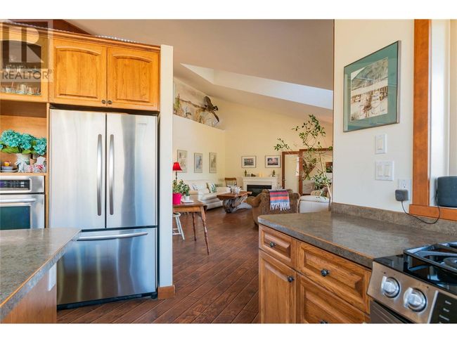 250 1 St Ave, House other with 3 bedrooms, 5 bathrooms and 3 parking in Kootenay Boundary BC | Image 16