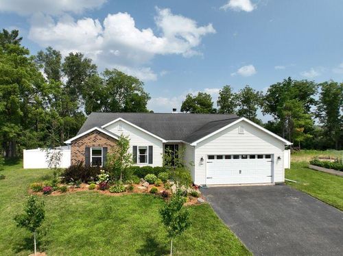 329 Duck Pond Ln, Darien, WI, 53114-1622 | Card Image