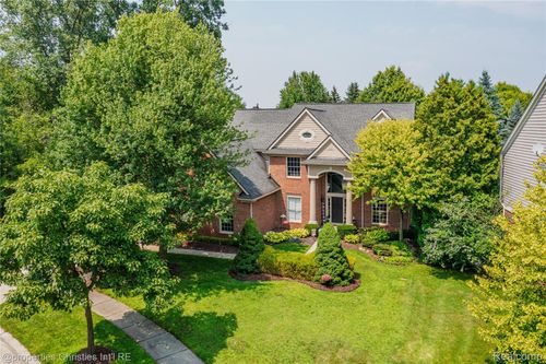 47320 Autumn Park Ct, Novi, MI, 48374-3637 | Card Image