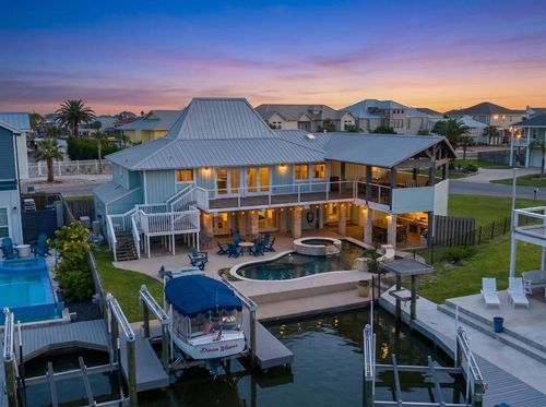 3 Luau Ln, Rockport, TX, 78382-3765 | Card Image
