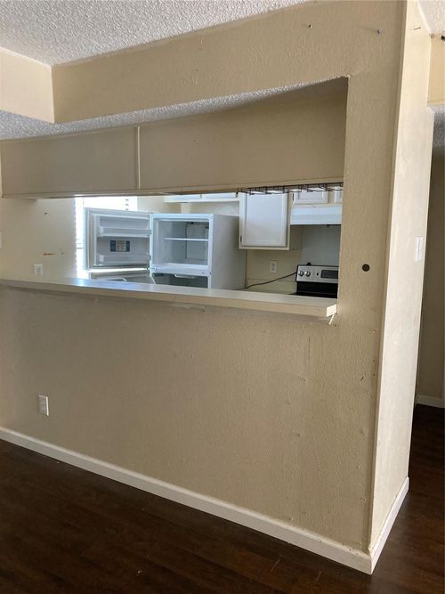 apt-226-9170 Forest Ln, Dallas, TX, 75243-8930 | Card Image