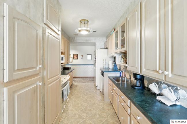 APT-3 - 11937 Miracle Hills Dr, Condo with 2 bedrooms, 2 bathrooms and 1 parking in Omaha NE | Image 9