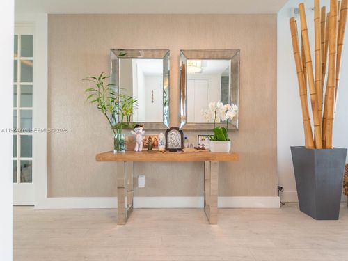 apt-3804-1300 Brickell Bay Dr, Miami, FL, 33131-3485 | Card Image