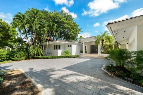 7155 Los Pinos Blvd, Coral Gables, FL, 33143-6412 | Card Image