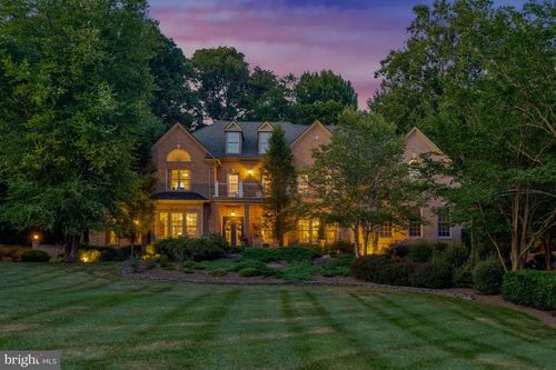 841 Leigh Mill Rd, GREAT FALLS, VA, 22066-2621 | Card Image