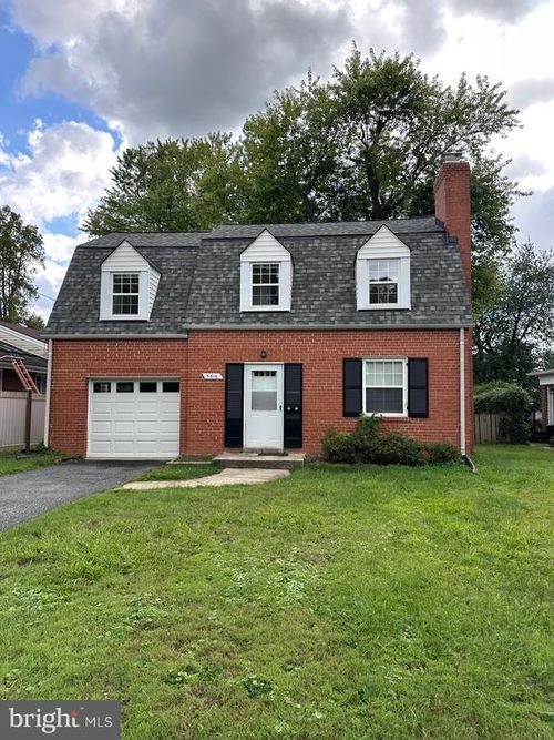 5816 Greenlawn Dr, Bethesda, MD, 20814-1830 | Card Image