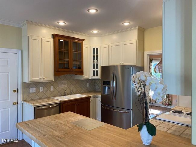 Kitchen | Image 6