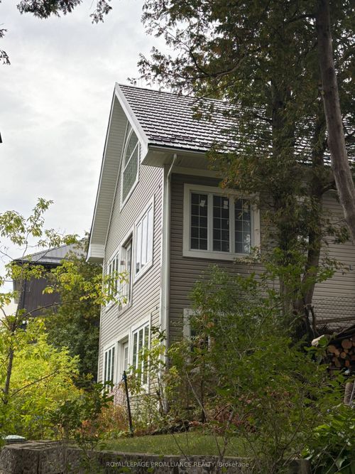 410-5427 Young St, Harwood, ON, K0K2H0 | Card Image