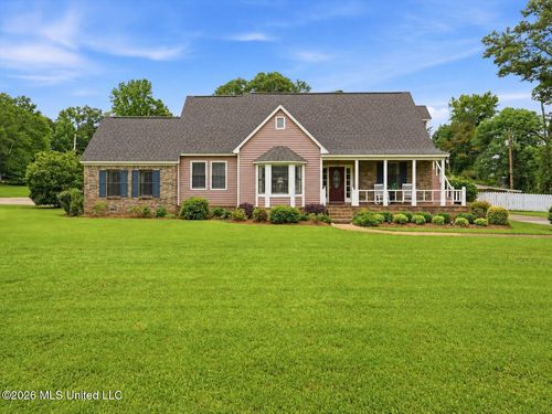 110 Shady Oaks Cir, Carthage, MS, 39051-7106 | Card Image