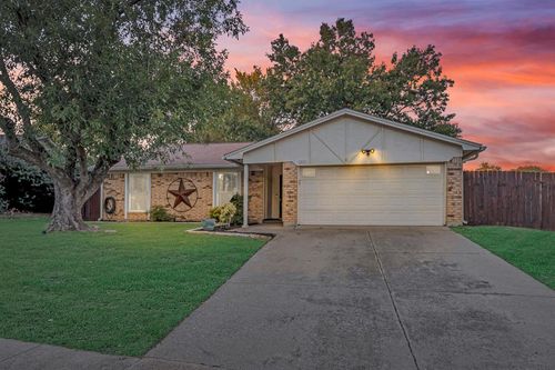 3229 Mossy Oak Lane, Bedford, TX, 76021 | Card Image