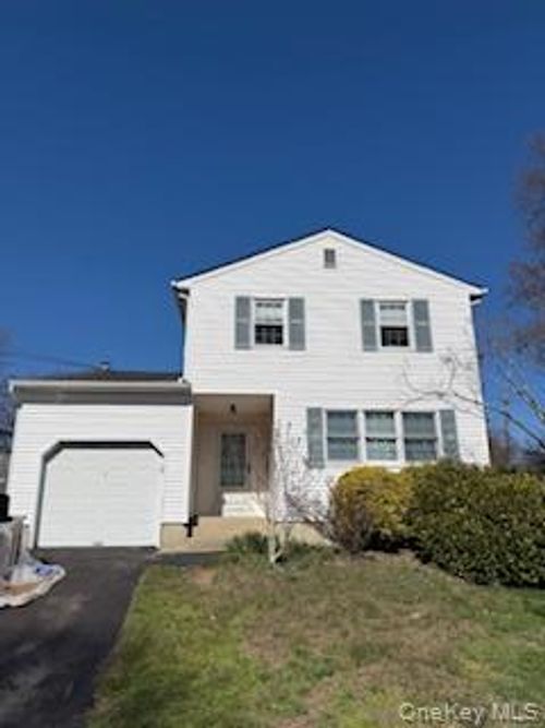 22 Salisbury Drive S, Huntington, NY, 11731 | Card Image