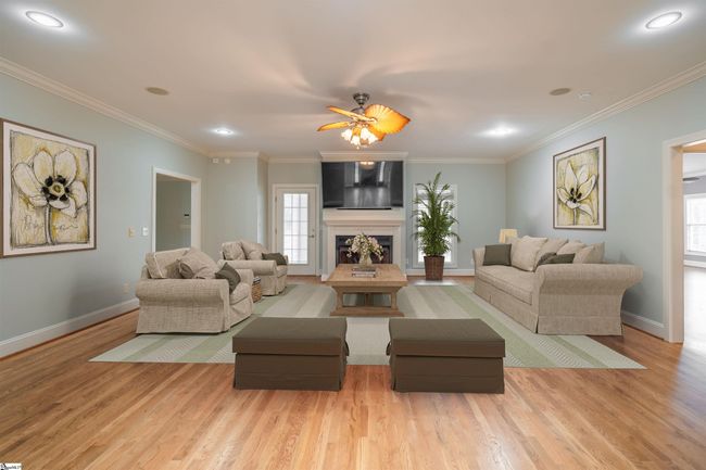 323 Waters Rd, House other with 5 bedrooms, 5 bathrooms and 2 parking in Taylors SC | Image 6