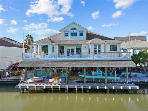 102 Bamaku Bnd, Tiki Island, TX, 77554-6199 | Card Image