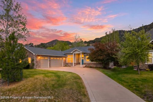 541 Wagon Wheel Cir, New Castle, CO, 81647-9470 | Card Image