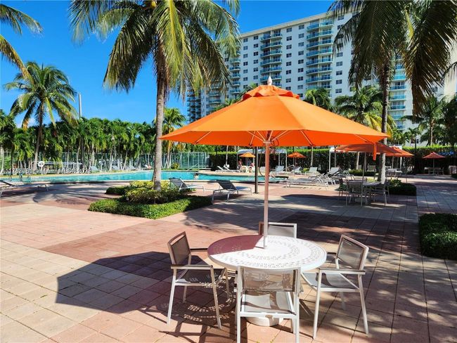 APT-226 - 19380 Collins Ave, Condo with 2 bedrooms, 2 bathrooms and null parking in Sunny Isles Beach FL | Image 12