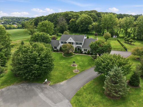 2101 Schroettner Cir, Nazareth, PA, 18064-8737 | Card Image