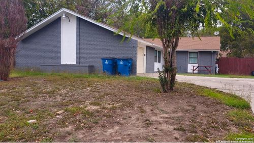 4819 Bill Anders Dr, Kirby, TX, 78219-1804 | Card Image