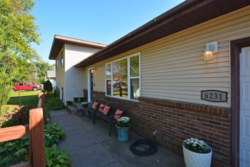 6231 Red Fox Run, North Branch, MN, 55056-5086 | Card Image