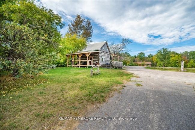 8744 Highway 60 Highway, Home with 3 bedrooms, 1 bathrooms and 20 parking in North Algona Wilberforce ON | Image 23