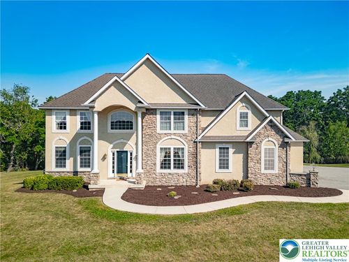 3940 Whitetail Ct, Schnecksville, PA, 18078-3542 | Card Image