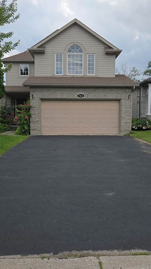 742 Marigold St, London, ON, N5X4J3 | Card Image