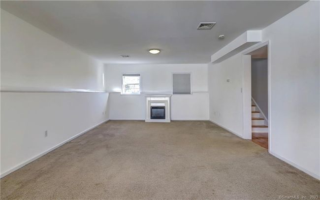 114 Meadow View Ter, House other with 3 bedrooms, 3 bathrooms and null parking in New Haven CT | Image 10