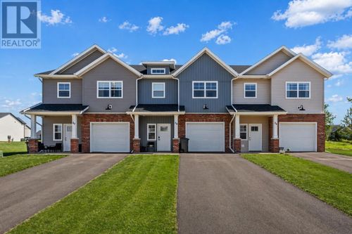 40 Woodhouse Court, Stratford, PE, C1B4L2 | Card Image