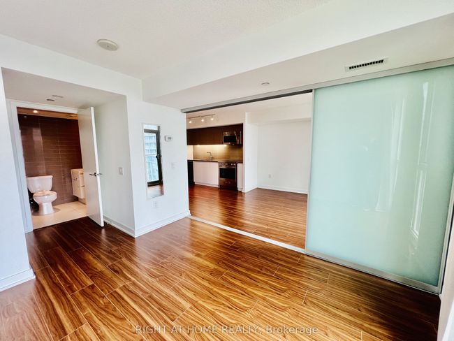 1109 - 85 Queens Wharf Rd, Condo with 1 bedrooms, 1 bathrooms and null parking in Toronto ON | Image 9